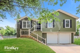 Building Photo - 909 Minnie Ave