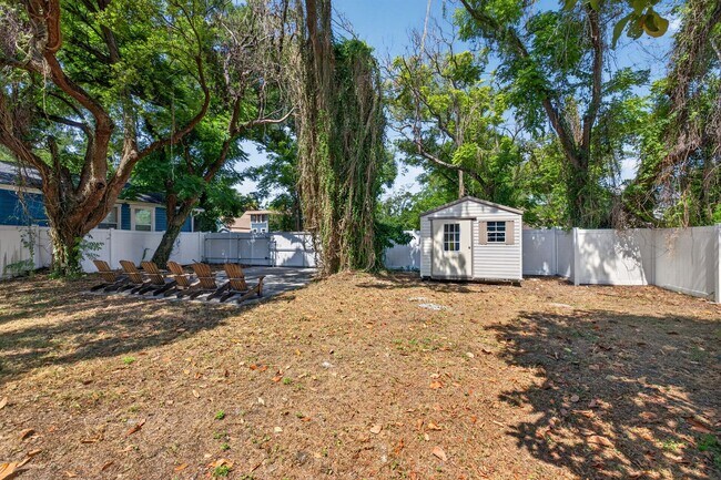 Building Photo - Stunning 4-bedroom home in Tampa! (Bonus room)