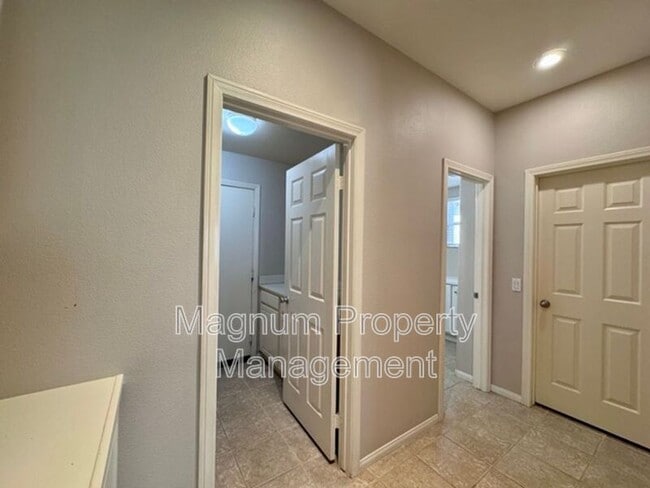Building Photo - 30906 Crystalaire Dr