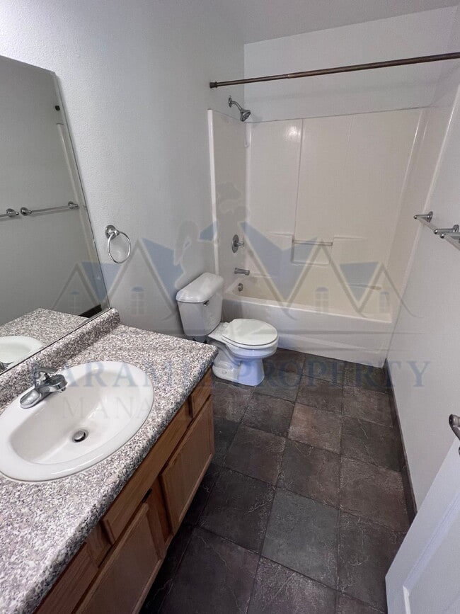 Building Photo - 1 Bed 1 Bath Apartment