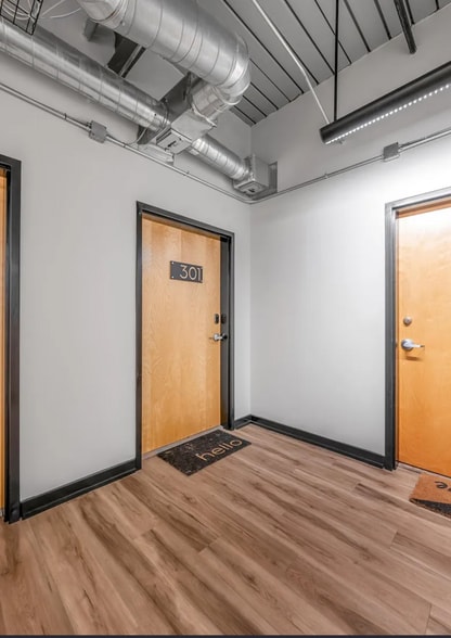 Building Photo - 515 W Main St