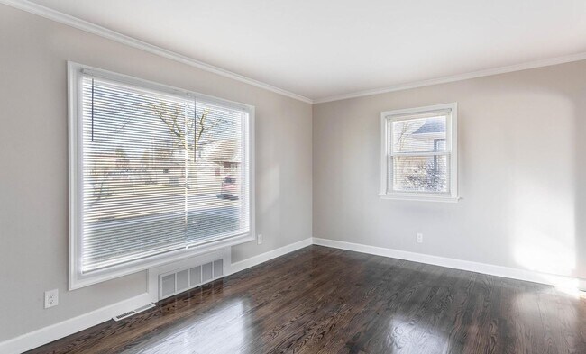 Building Photo - 2750 N 61st St