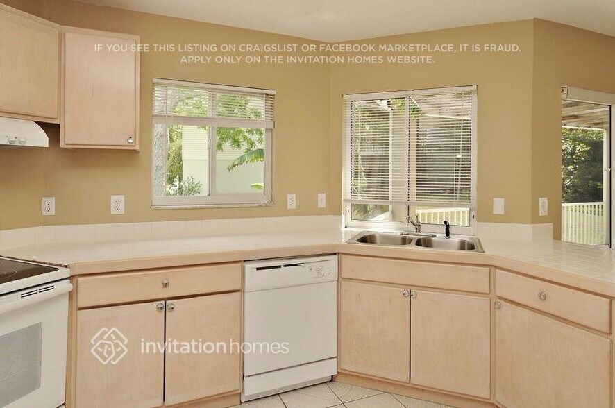 Building Photo - 908 35th Ave Dr W