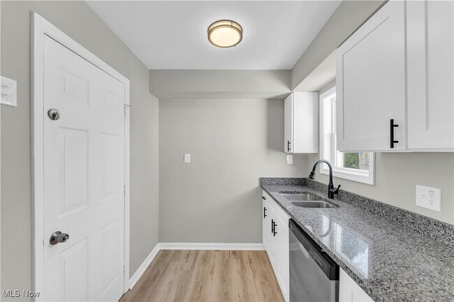 Building Photo - 12107 Worthington Ave