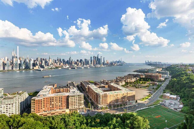 Building Photo - 6040 BLVD E