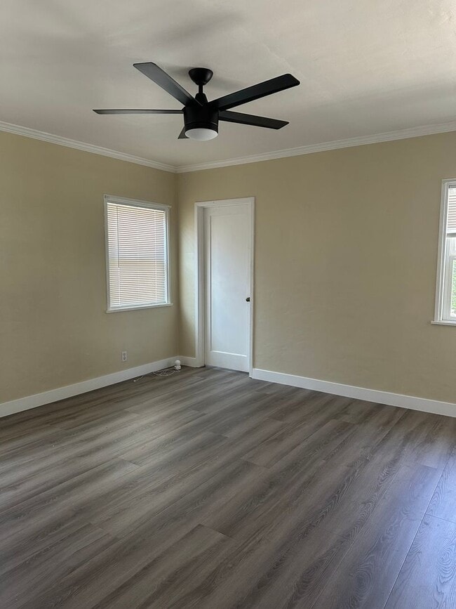 Building Photo - Perfection! Corner Lot Pool Home