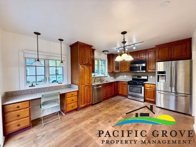 Building Photo - Pacific Grove 2-bedroom , 2 bath. Prime Walk to Town Location!
