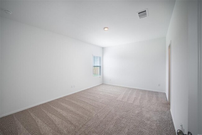 Building Photo - 117 Prairie Dog Town Dr