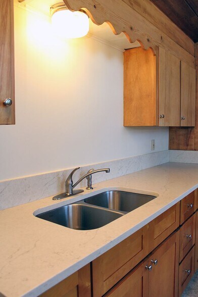 Building Photo - 12610 SW Farmington Rd