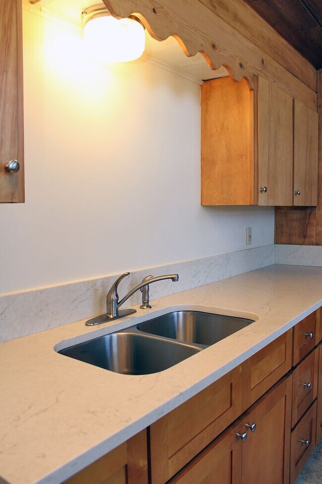 Building Photo - 12610 SW Farmington Rd