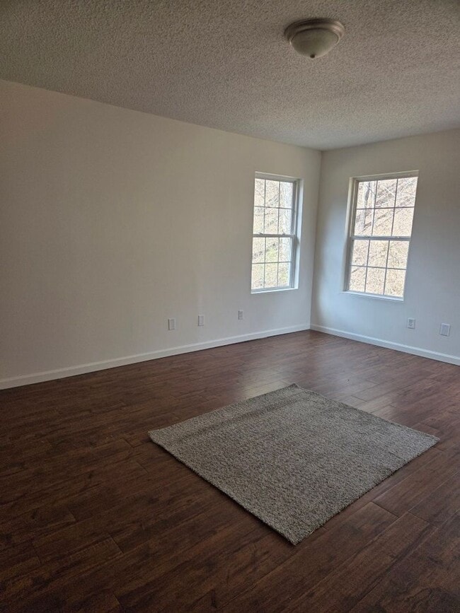 Building Photo - $2,350 - 4 Bedroom 2.5 Bathroom Unfurnished Home Near WCU