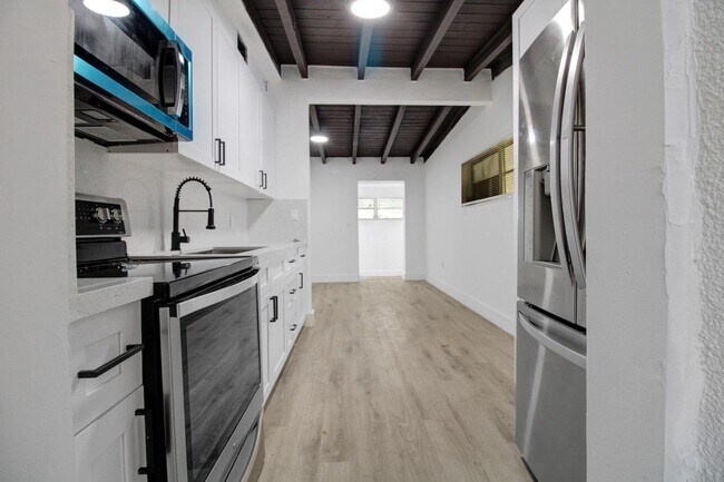 Building Photo - 14215 NW 22nd Ct