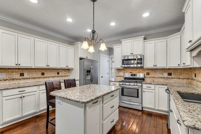 Building Photo - 345 Kenilworth Rd