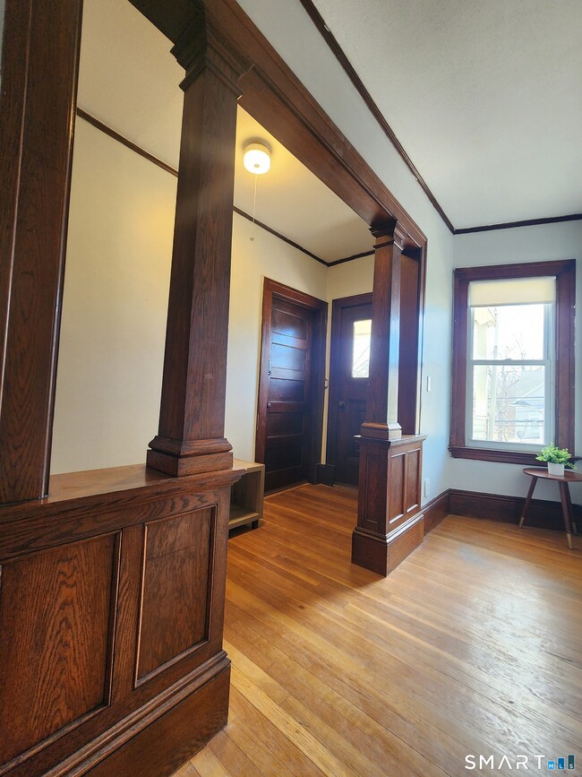 Building Photo - 458 Hillside Ave