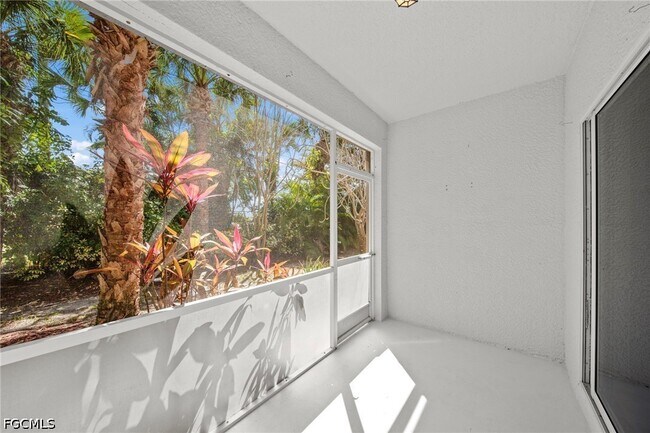 Building Photo - 8273 Pacific Beach Dr