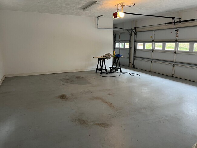 Building Photo - 160 Winged Elm Cir