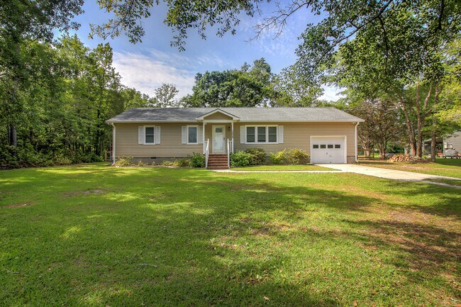 Building Photo - 3609 White Dr