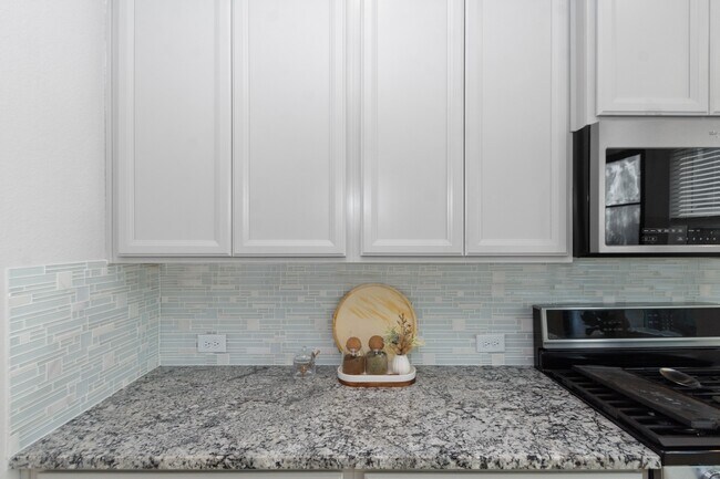 Building Photo - 5426 Oriente Ln