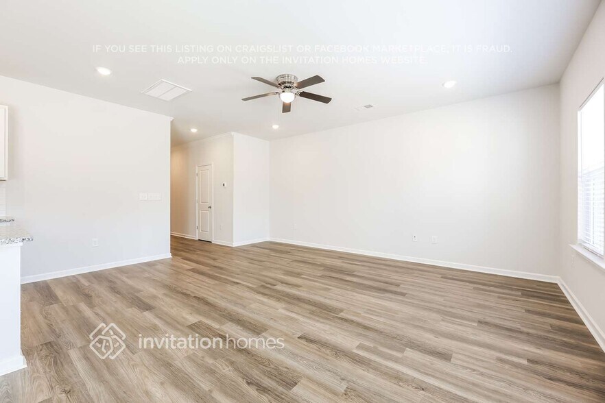 Building Photo - 3996 Zepelin Wy