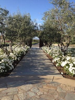 Building Photo - 1532 N Sanders Ave