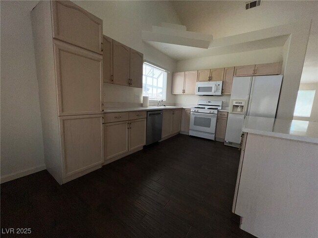 Building Photo - 7916 Thorne Pine Ave