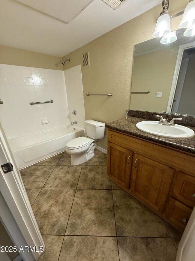 Building Photo - 17017 N 12th St