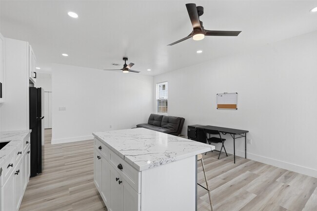 Building Photo - 8209 Richland Dr