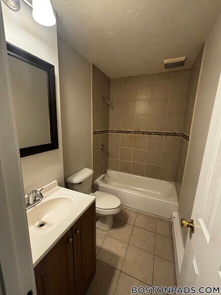 Building Photo - 45 Sturbridge St