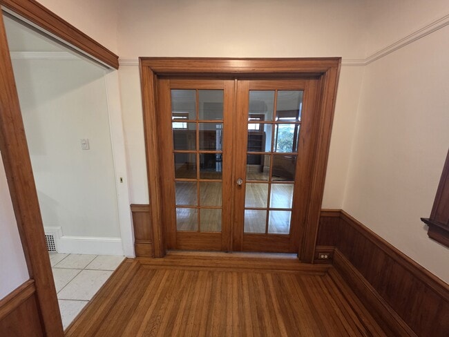 Building Photo - 175 Vasquez Ave