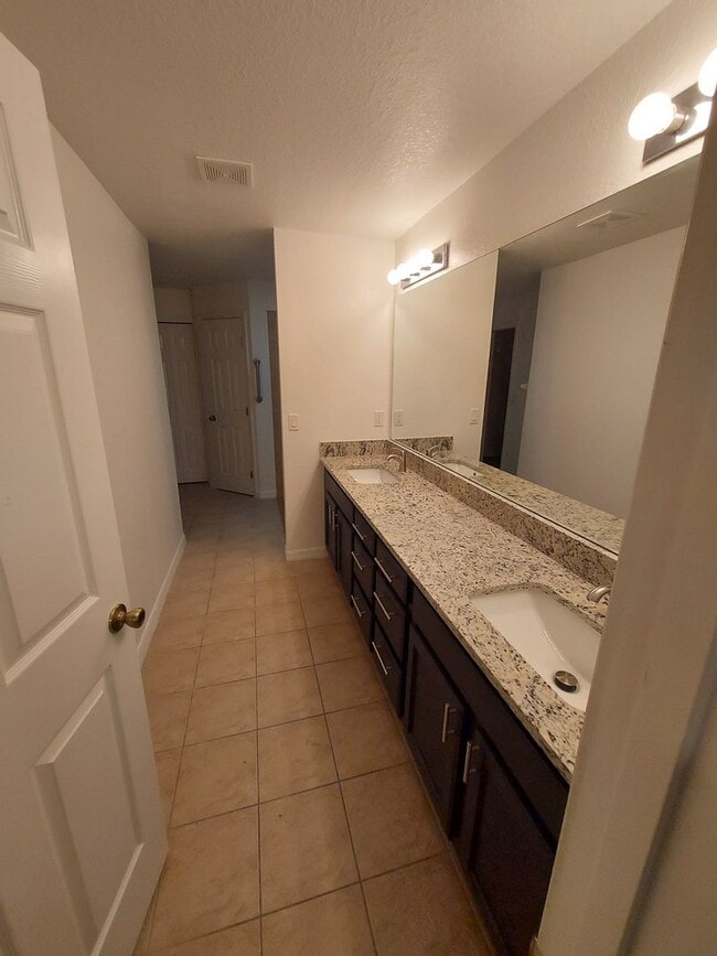 Building Photo - 8151 SW 128 LOOP