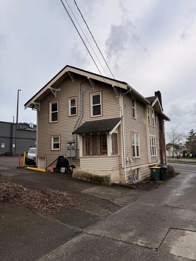 Building Photo - 1304 Ellis St