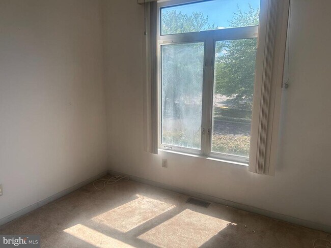 Building Photo - 1704 Naomi's Ct