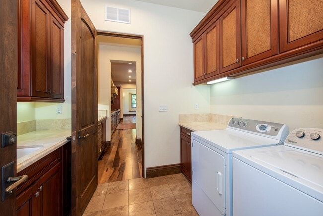 Building Photo - 7767 Kestrel Ln