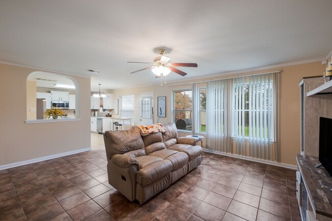 Building Photo - 7037 Lynn Lake Dr