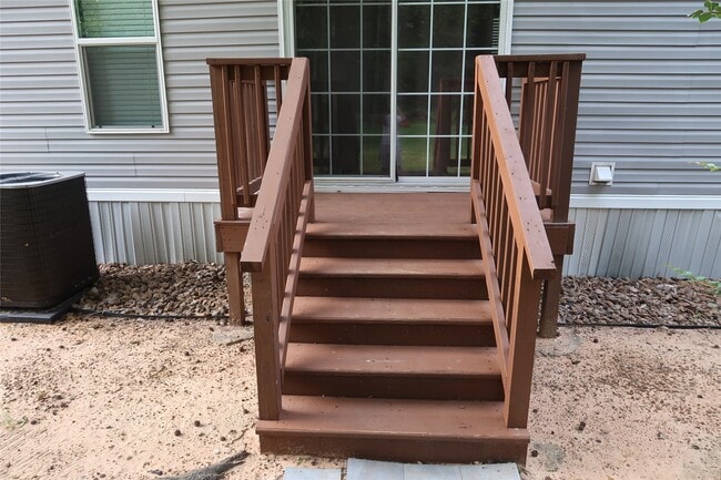 Building Photo - 16338 Crockett Bend Dr