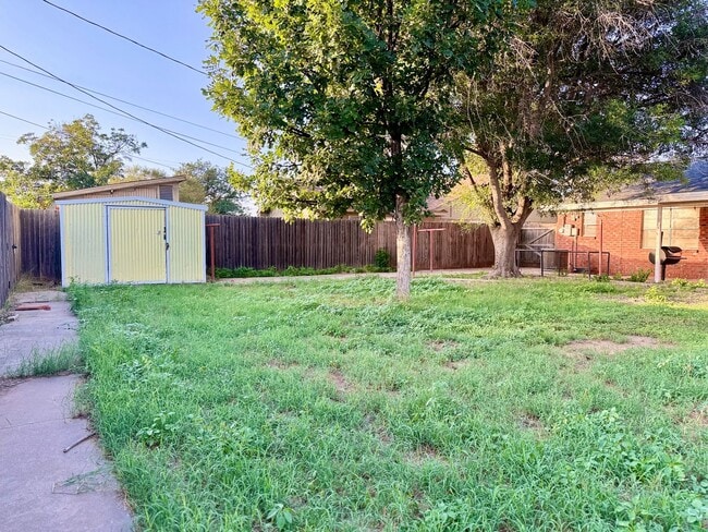 Building Photo - 2213 Culver Dr