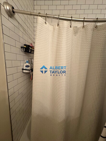 Building Photo - 58 Medford St