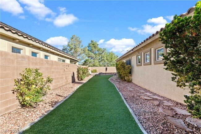 Building Photo - 4346 Prada Pl