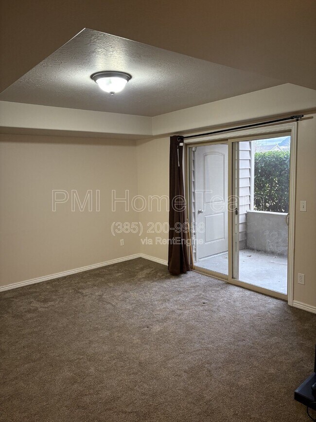 Building Photo - 2510 Charleston Ave