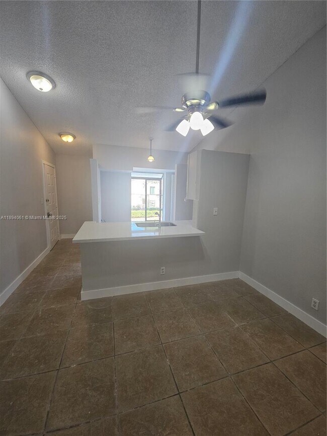 Building Photo - 713 Gardens Dr