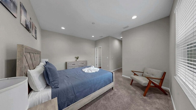 Building Photo - 3114 E 21st Ave