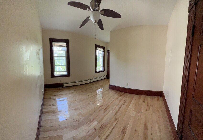 Building Photo - 19 Hickok Pl