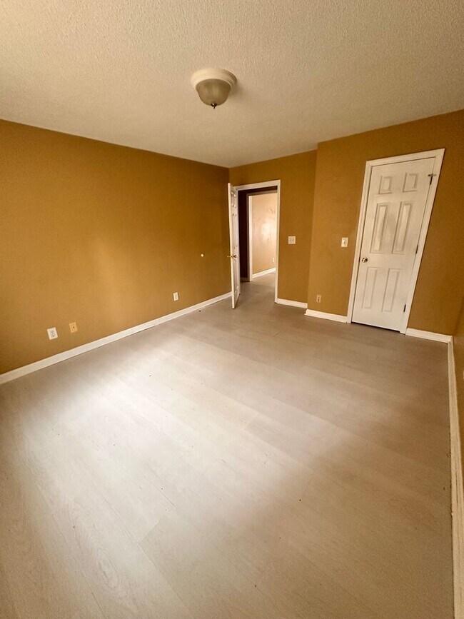 Building Photo - 2 Green Acre Rd NE