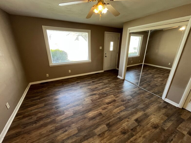 Building Photo - 509 Ruddle Ave