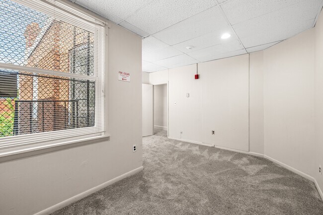 Building Photo - 1502 W Mt Royal Ave