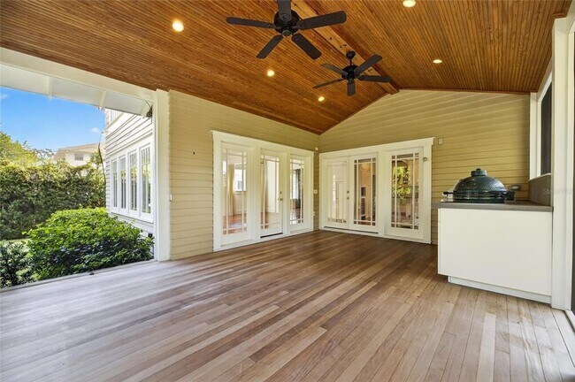 Building Photo - 3003 W Harbor View Ave