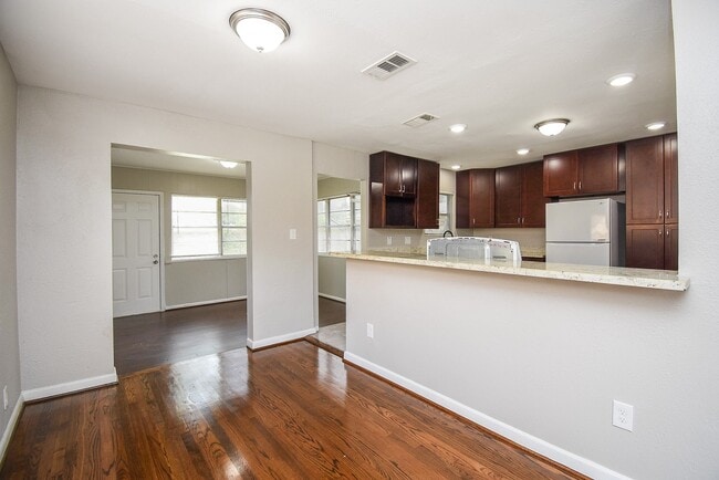 Building Photo - 6223 Wayland St