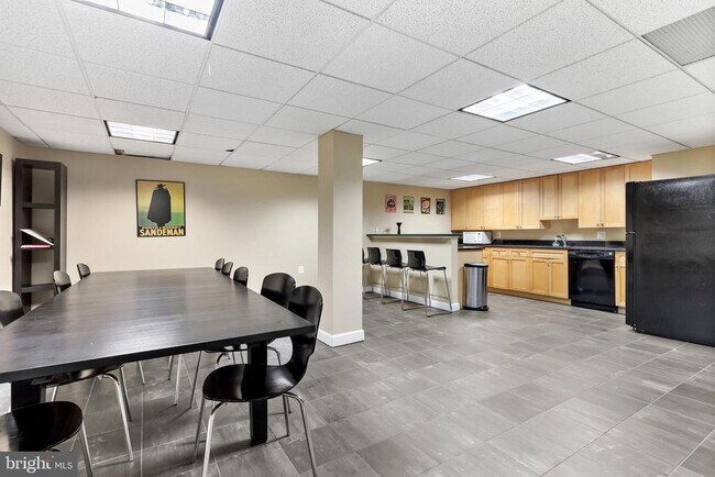 Building Photo - 2725 39th St NW
