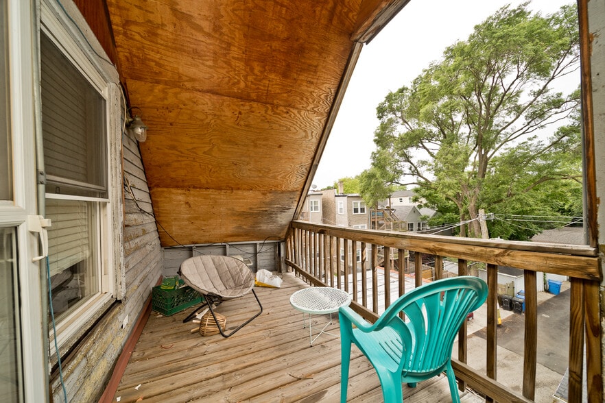 Building Photo - 3814 N Marshfield Ave