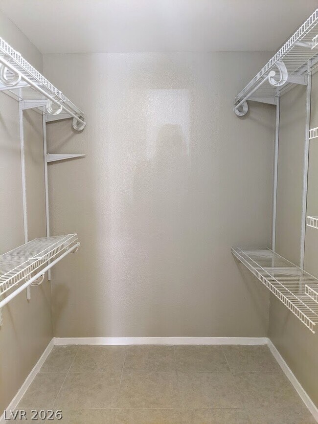 Building Photo - 5710 E Tropicana Ave